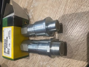 AH225668 / AH225669 GNIAZDO HYDRAULICZNE